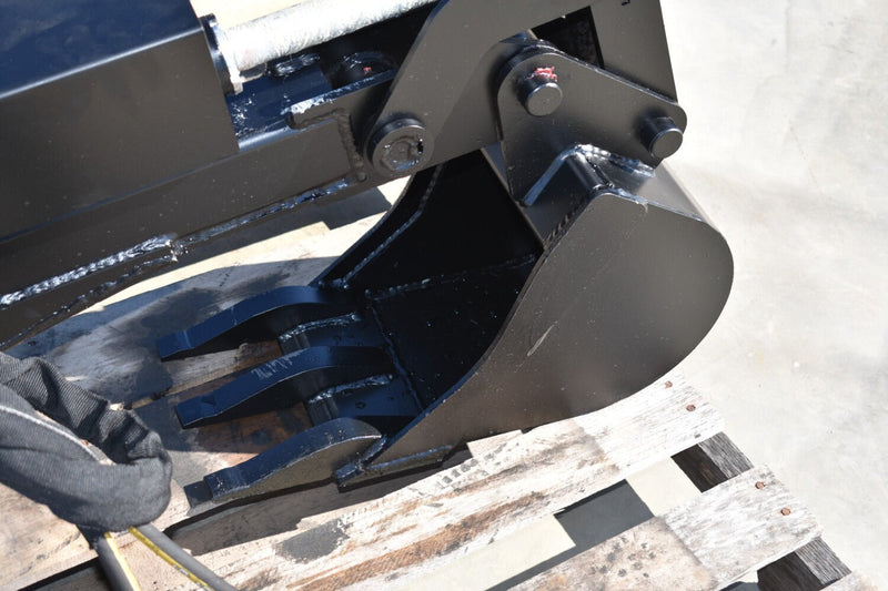 Loflin Fabrication Mini Backhoe with Bucket - Landboss