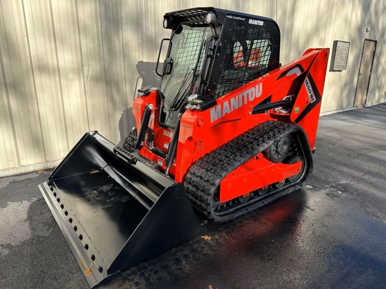 Skid Steer Doors of North America Manitou R/RT Series Skid Steer Door - Landboss