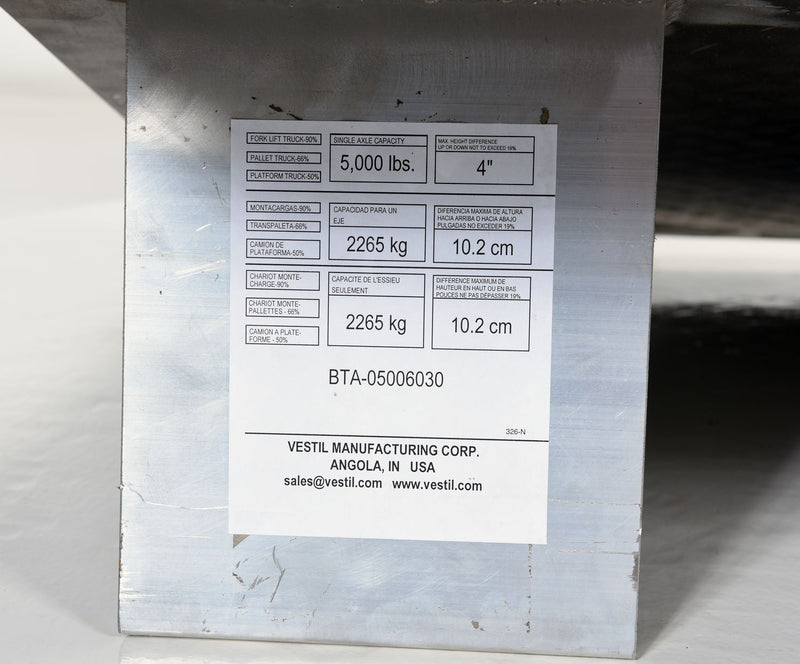 Vestil Aluminum Truck Dockboards (Welded Aluminum Curbs) - Landboss